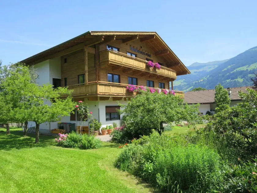 Maravillosa casa de vacaciones privada para 25 personas con WIFI, TV, balcón y mascotas permitida - Image 1