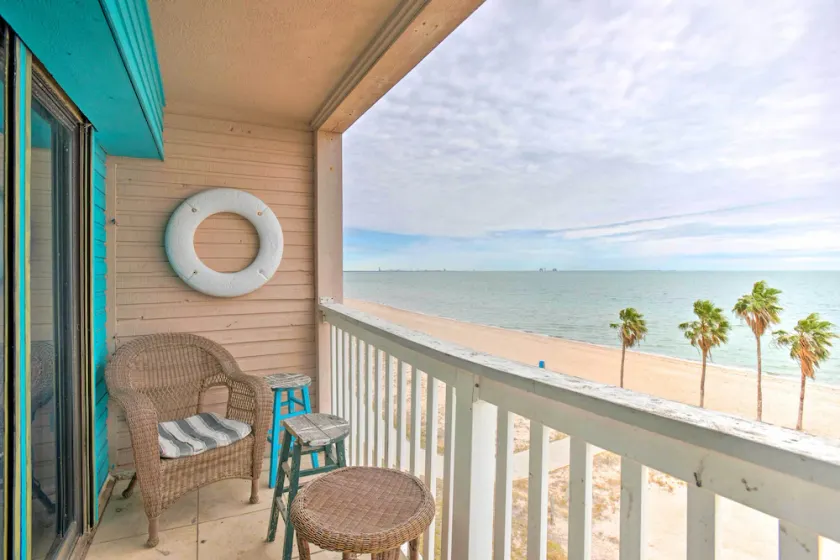 Oceanfront Corpus Christi Condo w/ Pool! - Image 1