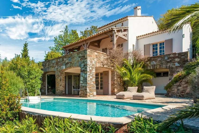 Villa i Cavalaire med havudsigt og pool - Image 1