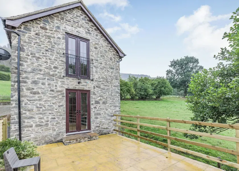 2 bedroom accommodation in Penybntfawr, near Oswestry - Image 1