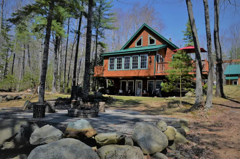 Beau's Bungalow Lakefront Home - Image 1