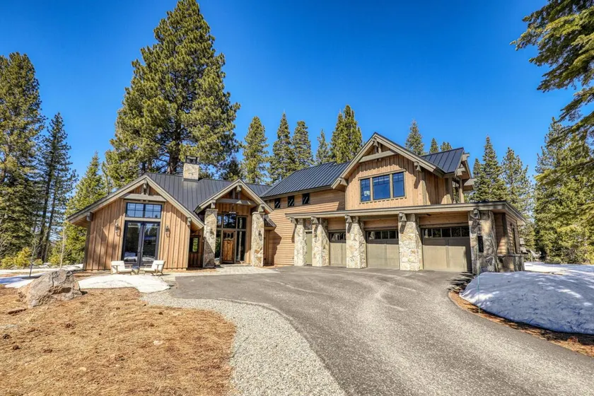 Bound to Impress. Private Hot Tub, Golf Access & Exclusive Club Amenities! - Image 1