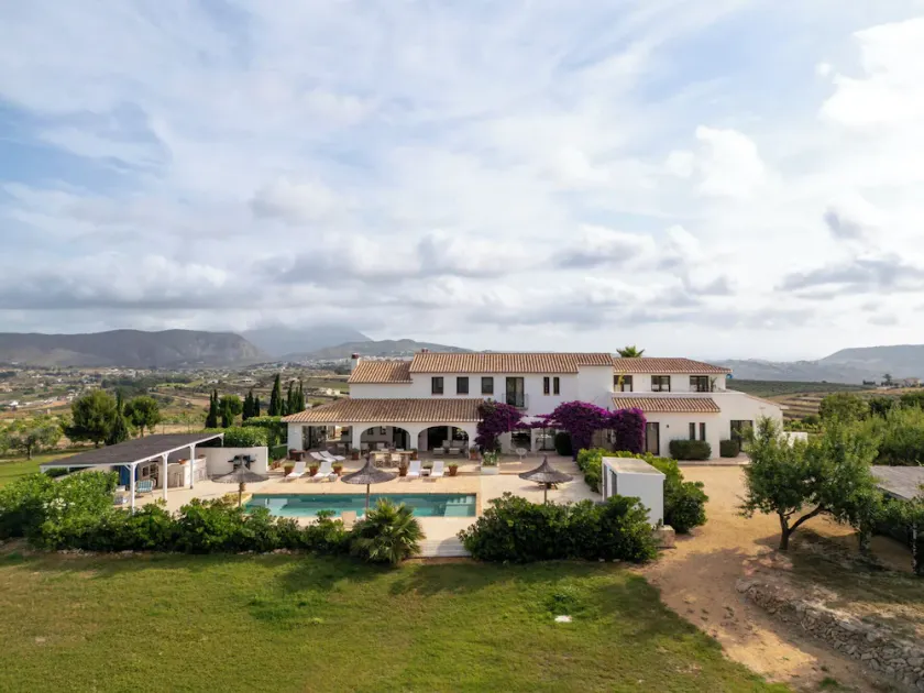 Modern finca with spectacular views over Moraira-Teulada & heated pool - Image 1
