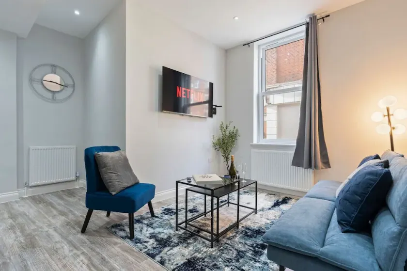 Modern Coastal Apartment - Image 1