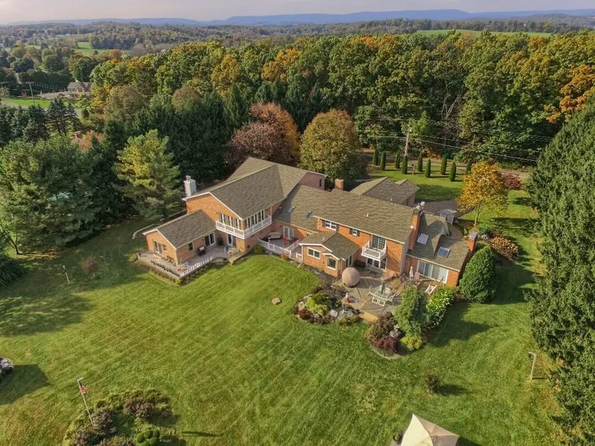 The East Wing @ The Kennedy Manor - Image 1