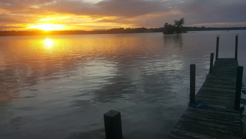 Lake Milton Ohio, Lakefront Vacation Rental, 4 Bedrooms, 3 Bath,  Private Dock - Image 1