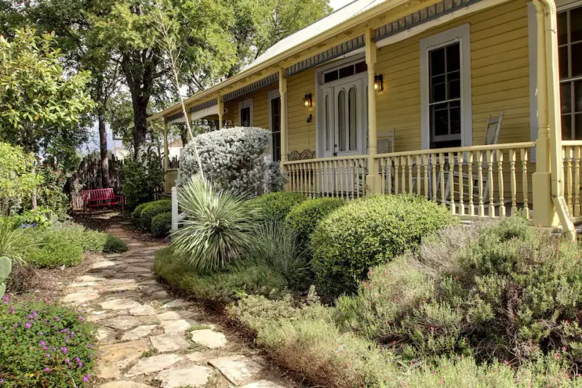Gruene's Yellow Haus & Suite, pour 1 à 14 personnes, à pied de Gruene Hall & River - Image 1