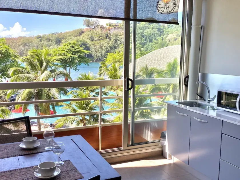 All the comfort, superb view, direct access to the beach, in a 4 * resort - Image 1