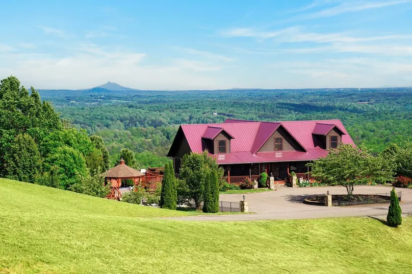 Réservez votre séjour! Recevez une dégustation / visite gratuite du vin au Shelton Vineyard - Image 1