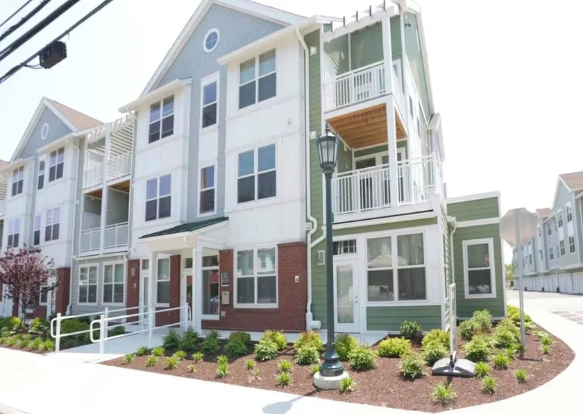 Landing Furnished Apartments South End Stratford - Image 1