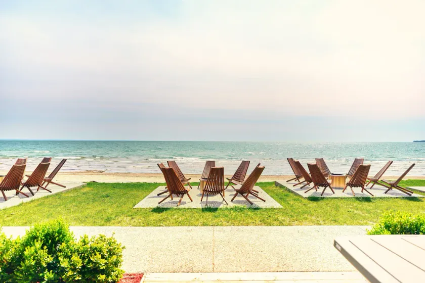 Suite 201: Beautiful 3-Bedroom Beachfront Townhouse - Image 1