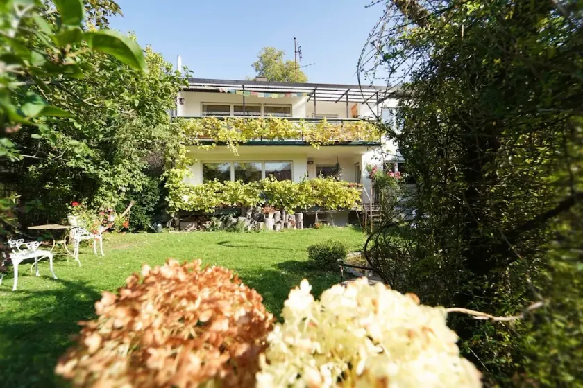Large, quiet vacation apartment (approx. 70sqm) with large balcony and shared use of the garden - Image 1