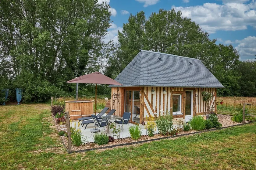Kleine Unterkunft „Le chouette insolite“ mit privatem Garten und nordischem Bad - Image 1