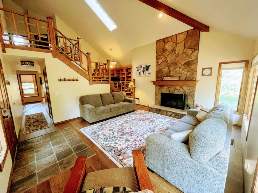 ★6 bedroom - 4 Bath Retreat + Fort Rock Park -A/C -With SHARC Passes ★ - Image 1