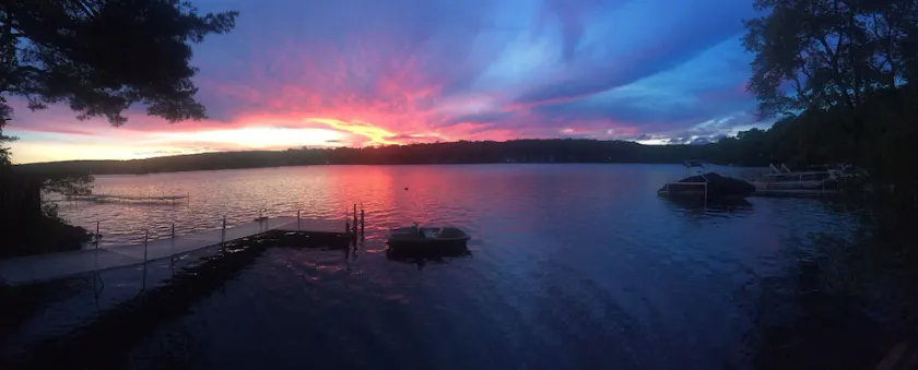 Charmantes Haus am See mit Blick auf den Sonnenuntergang - Image 1