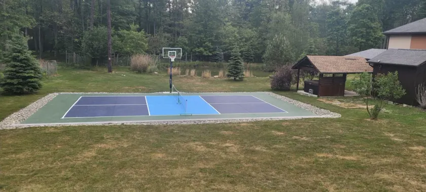 Pickleball/Basketball 11 BR 6.5 BA Sauna HotTub Pool Table FREE Tesla EV Charger - Image 1