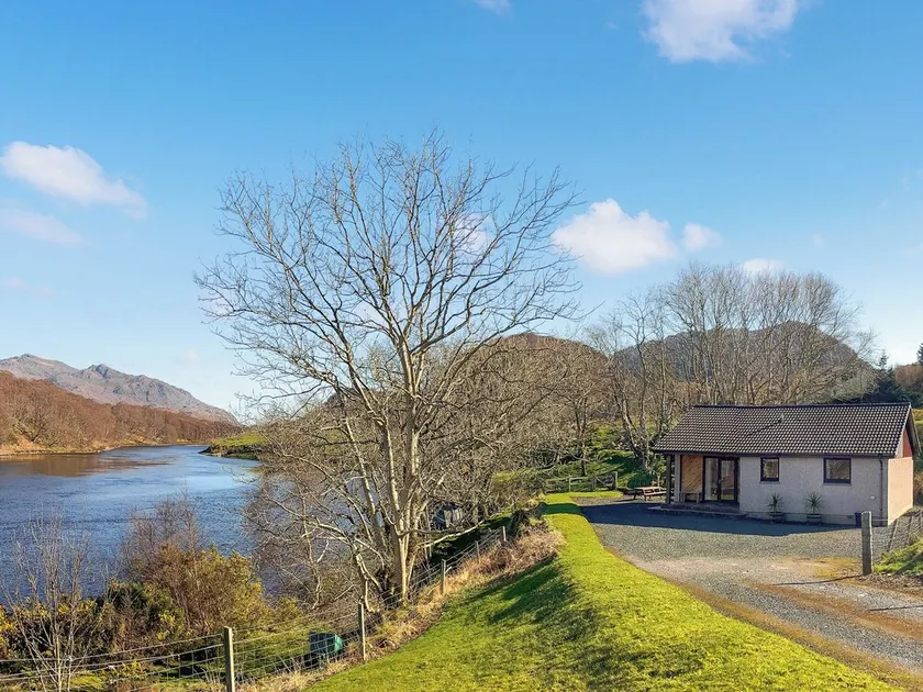 2 bedroom accommodation in Poolewe, near Gairloch - Image 1