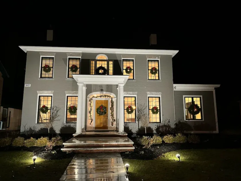 Modern amenities in Historic Federal Style Home, steps from Downtown Brandon - Image 1