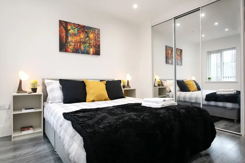 Nottingham Top Serviced Home - Image 1