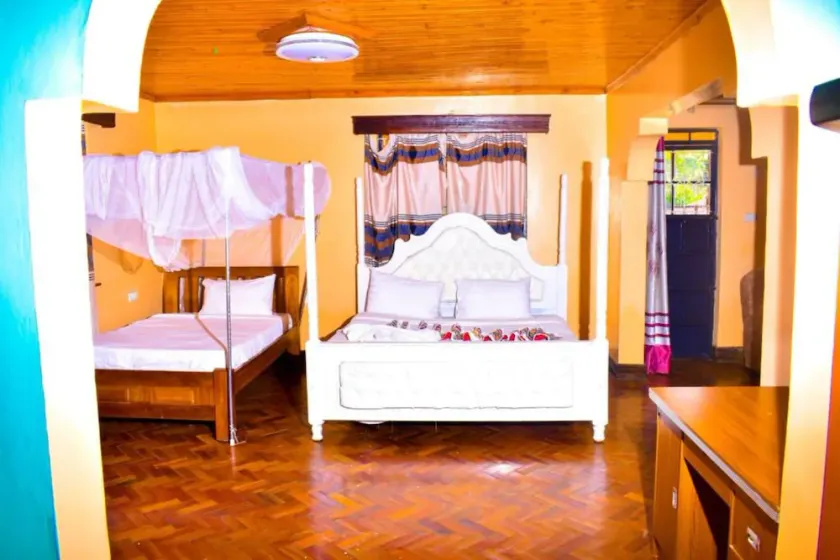 Consular Resort Meru - Image 1