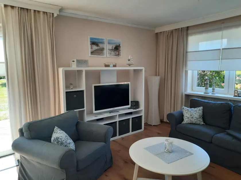 Quiet, central location - child-friendly - 2 parking spaces - 2 bathrooms - Image 1