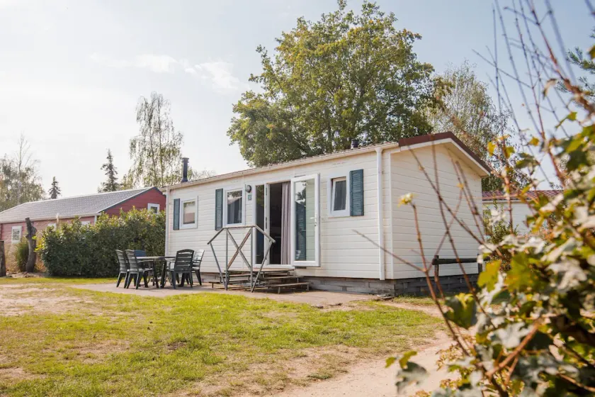 Chalet with covered terrace in the Leukermeer - Image 1