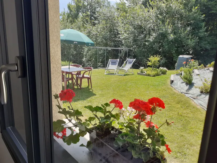 Appartement en rez de jardin - Image 1
