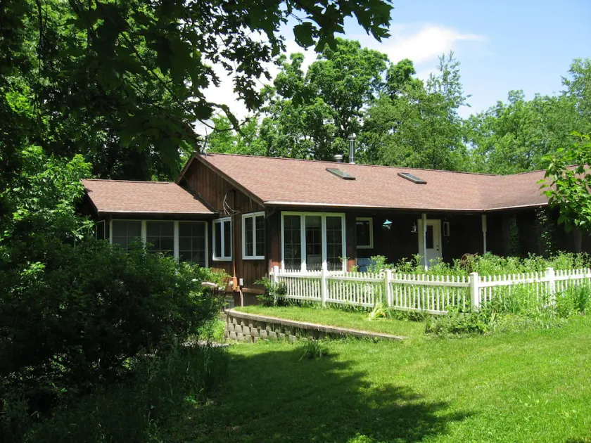 3 Bedroom House in Rural Setting but close to Iowa City/Solon - Image 1