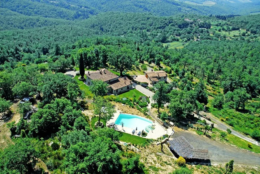 Federico farmhouse with swimming pool and jacuzzi, panoramic position in Chianti - Image 1