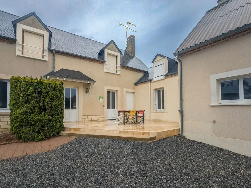 Charmante maison de campagne avec jardin privé et accès étangs, proche châteaux de la Loire - Image 1