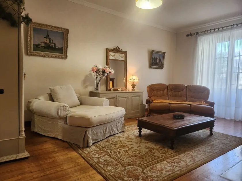Louise's house - Image 1