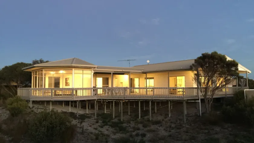Luxe 4 chambres 4 salles de bains immense terrasse avec vue imprenable sur la plage WiFi gratuit - Image 1
