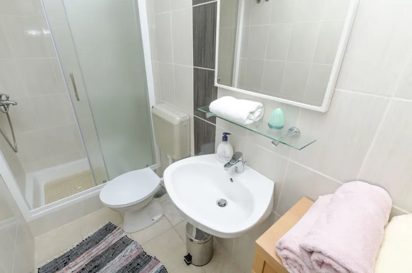 House Goga - Image 1