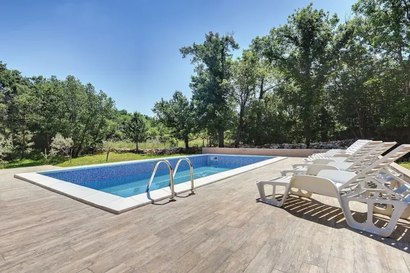 Smuk to-etagers villa med privat pool, aircondition, WiFi, grill og parkering til 5 biler - Image 1