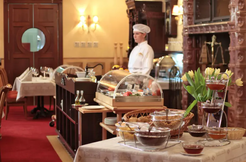 Hermitage Hotel - Image 1