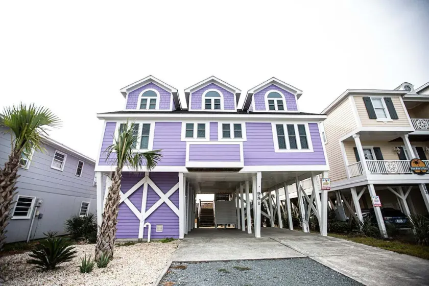 Oceanfront retreat Nothin but Nett in Holden Beach, 5BR, 4BA, sleeps 11. - Image 1