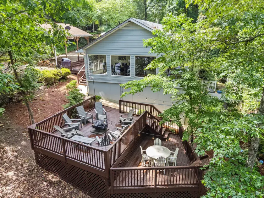Lakefront With Dock And Hot Tub - Image 1