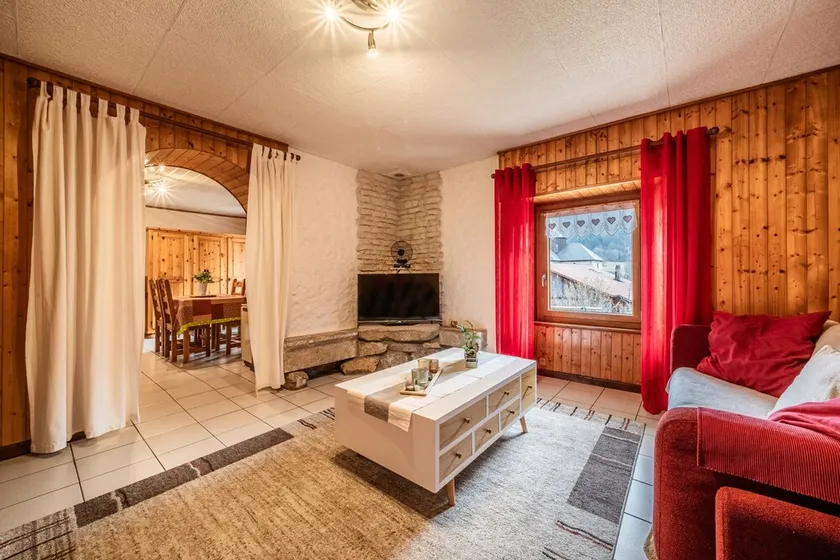 Appartamento \"Chez Les Charles\" con vista montagne, terrazza privata e Wi-Fi - Image 1