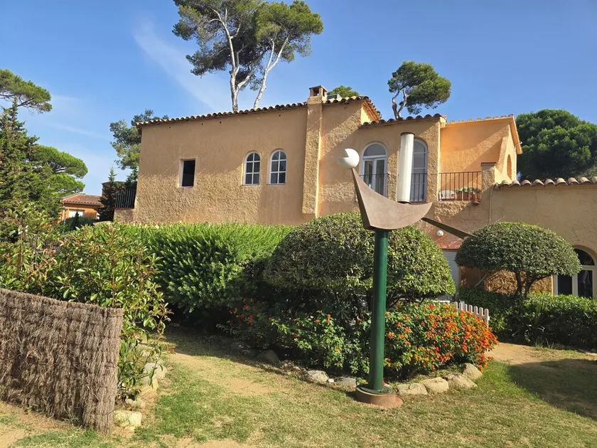 House with garden at 30 meters from the sand beach of la Fosca. - Image 1