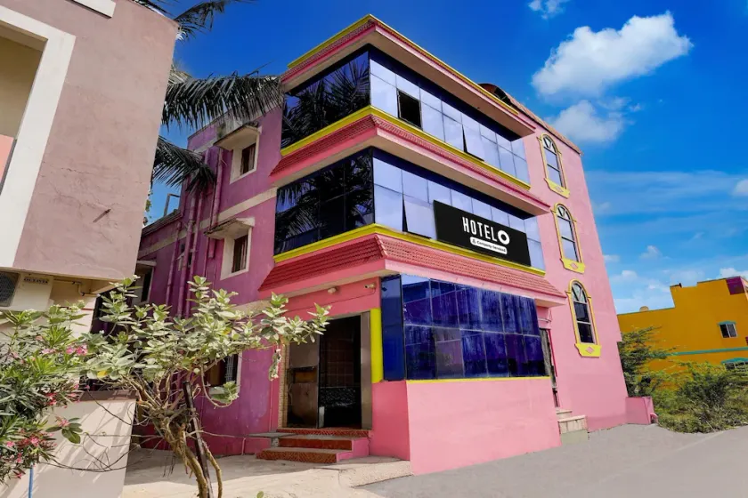 Deluxe Sree Residency - Image 1