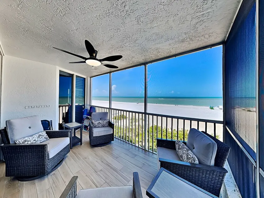 Estero Island Beach Villas 204, 8 sovepladser, 2 soveværelser, Gulf Front, opvarmet pool - Image 1