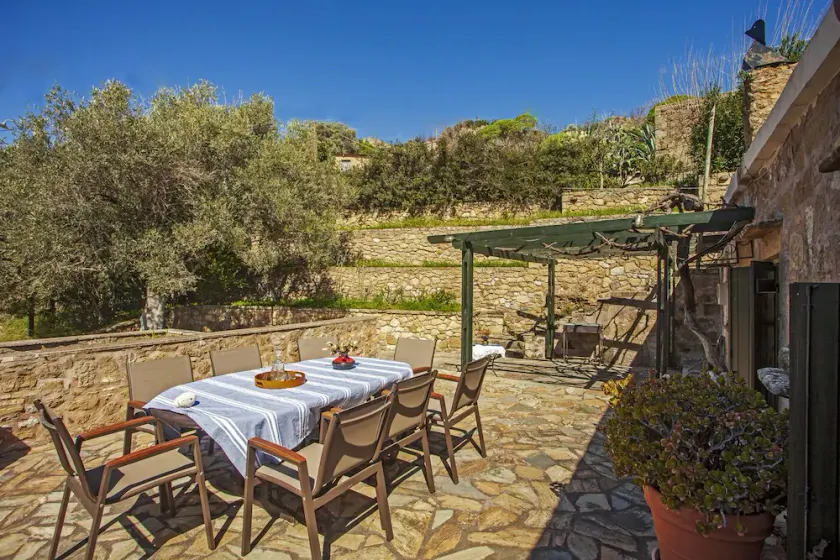 Traditional Villa in the mountain - Image 1