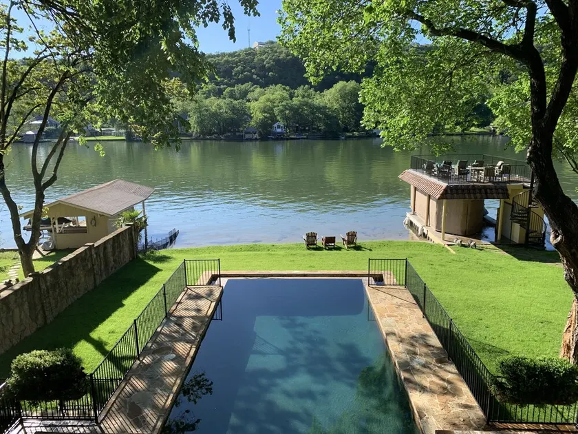 WASSERVORDERSEE AUSTIN ESTATE - Image 1
