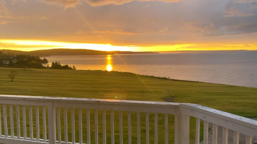 Peace and Comfort on Cape Breton's Bras d'Or Lakes: 3BR and 2Bath Dog Friendly - Image 1