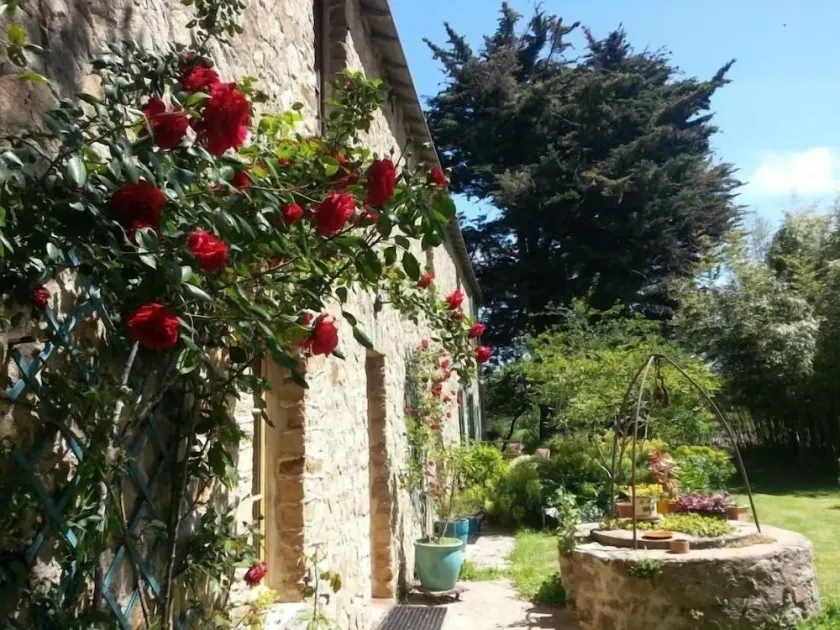 Renovated Master House, Quiet Countryside, Modern Comforts, Near Beaches and Nantes Attractions - Image 1