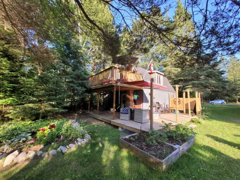 Cozy & small waterfront cottage, dog friendly! 2 to 4 people, 2 hours from GTA - Image 1