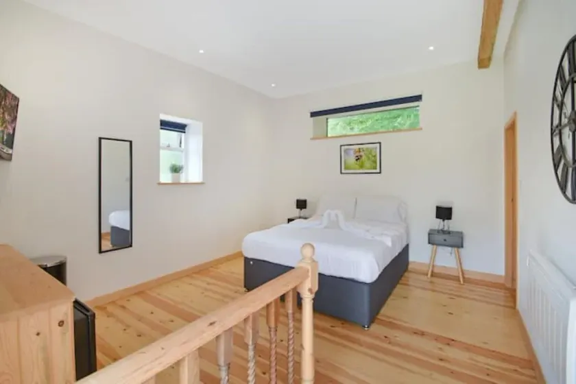 5 Bed Barn Conversion - with private hot tub - Image 1
