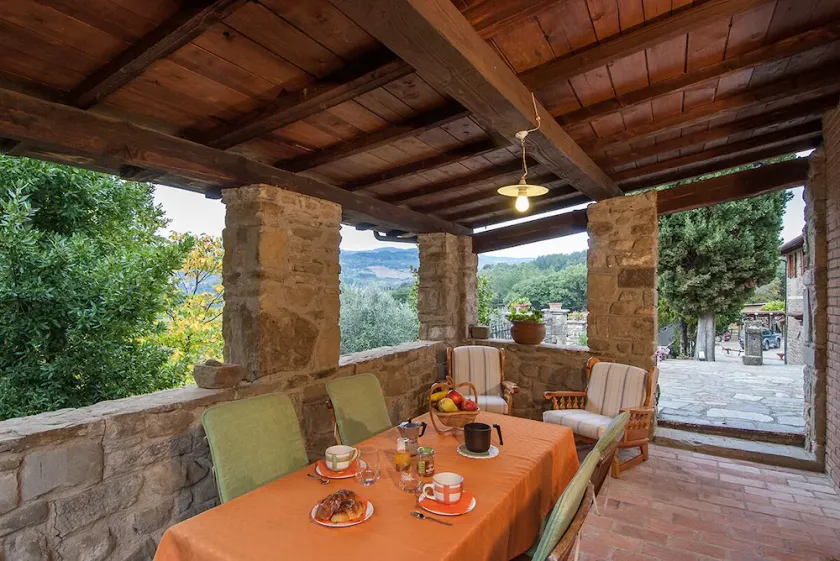 Romantic detached cottage with pool, in a farm between Arezzo and Florence - Image 1
