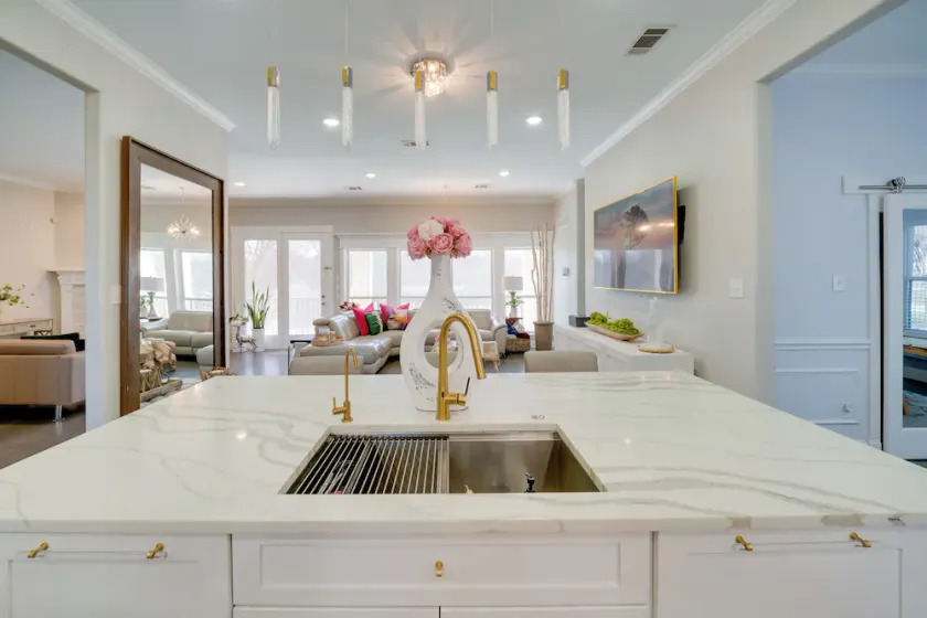 Near Joe Pool Lake! Luxe Getaway w/ Shared Pool - Image 1