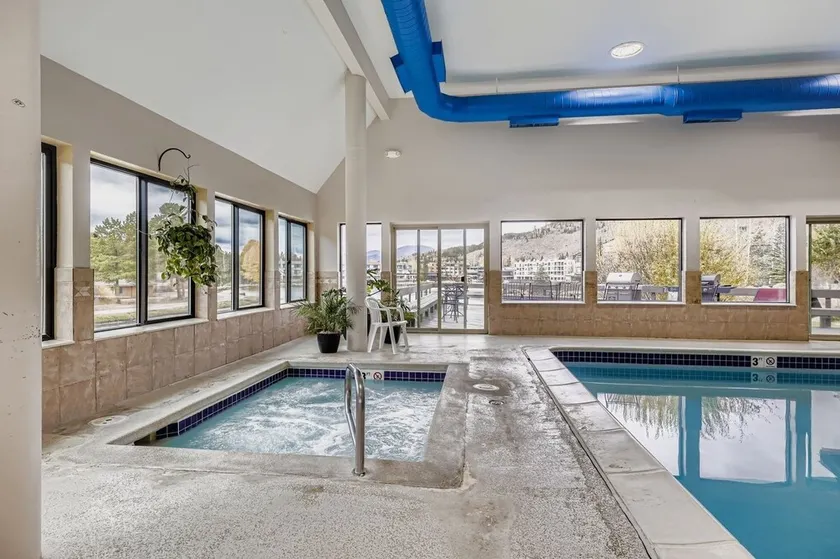 1811 Decatur condo - Image 1